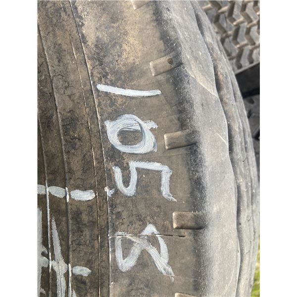 1 tire radial 365/80/20 Michelin