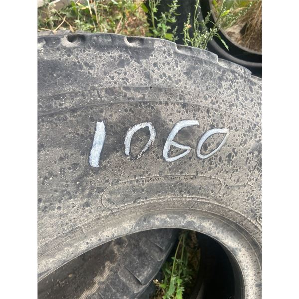 3 tires 11R20 General, Michelin, Bridgestone