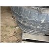 Image 2 : 2 tires (1) 245/70/19.5 Goodyear, (1) 8R/19.5 Goodyear