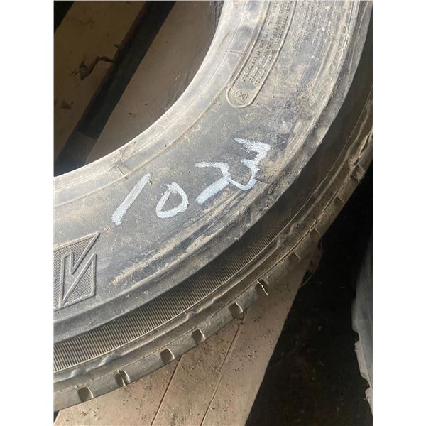 1 tire 285/75R/24.5 Bridgestone