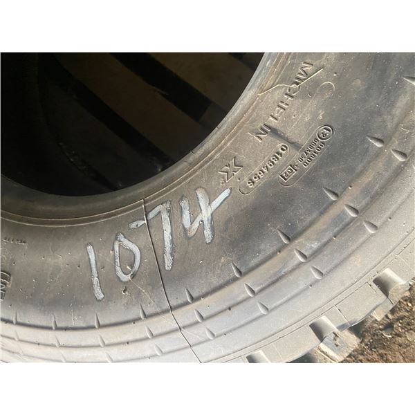 1 tire 385/65R/22.5 Michelin