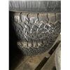 Image 1 : 2 tires 305/65/18