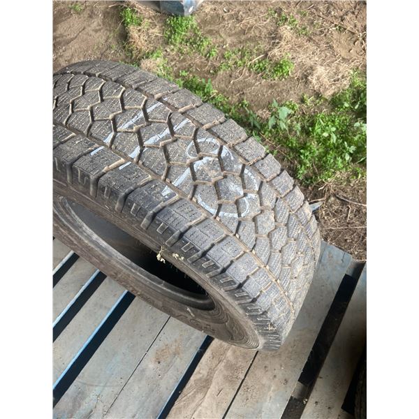 one tire 285/70/17