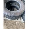 Image 1 : 2 tires 235/70/R17