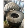 Image 2 : 2 loader tires 20.5xR25