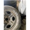 Image 1 : 3 tires & rims 235/60/R16