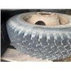Image 3 : 1 tire & 8 bolt rim 8.75xR 16.5 LT