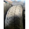 Image 2 : 1 loader tire 17.5x25