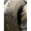 Image 3 : 1 loader tire 17.5x25