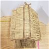 Image 3 : Wood Decorative thatch house 12"x12"