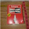 Image 1 : 4 X vintage champion spark plugs