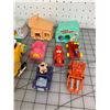 Image 3 : LOT OF VINTAGE TOYS CEREAL RESTAURANT ETC