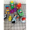 Image 3 : LOT OF VINTAGE TOYS CEREAL RESTAURANT ETC