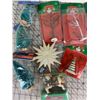 Image 2 : LOT OF MISC CHRISTMAS ITEMS