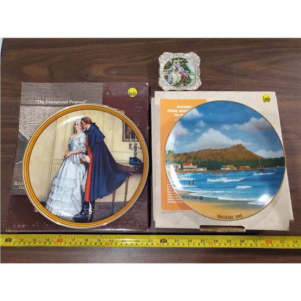 2 DECORATIVE PLATES 'KNOWLES' + 'ROYAL HAWAIIAN'