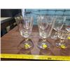 Image 3 : 25 PIECES IRIDESCENT GLASSWARE