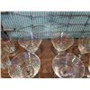 Image 8 : 25 PIECES IRIDESCENT GLASSWARE