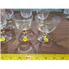 Image 9 : 25 PIECES IRIDESCENT GLASSWARE