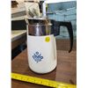 Image 1 : CORNINGWARE BLUE CORNFLOWER 6 CUP PERCOLATOR