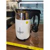 Image 1 : CORNINGWARE TRIFOIL 10 CUP ELECTRIC PERCOLATOR