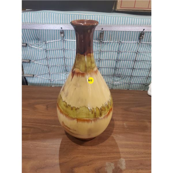 CERAMIC VASE