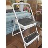 Image 2 : STEP STOOL