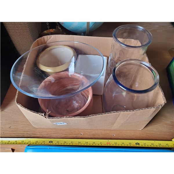 BOX OF 6 GLASS VASES