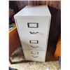 Image 1 : 3 DRAWER METAL FILING CABINET