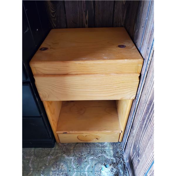 PINE NIGHT STAND