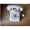 Image 1 : ROTARY DIAL TELEPHONE