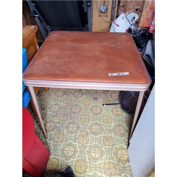 FOLDING CARD TABLE