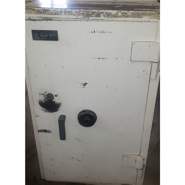 Tann Canada combination safe w/ smaller safe inside (has combination but missing keys)