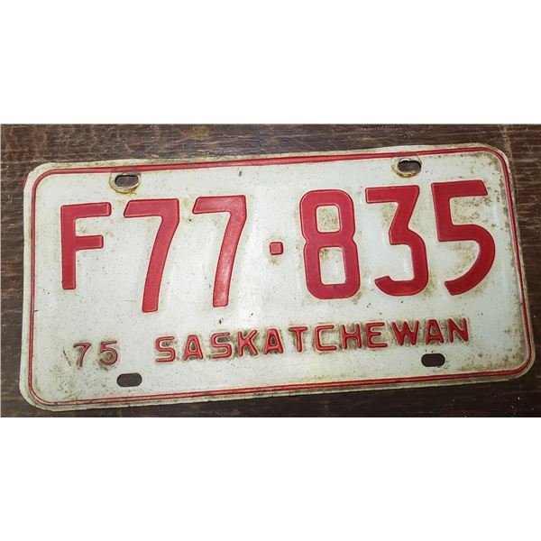 license plate Saskatchewan 1975 vintage