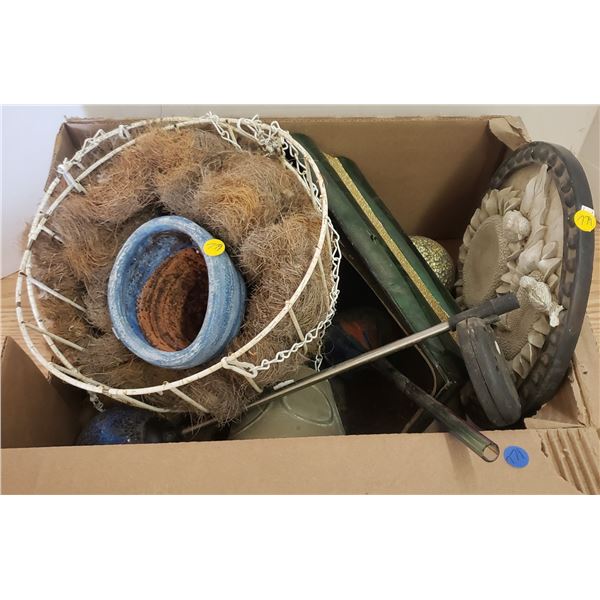 vintage mixed lot garden yard décor