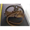 Image 3 : VINTAGE BARN TROLLEY ROPE PULLEY SYSTEM -CAST (NO HANDLE) 1900'S