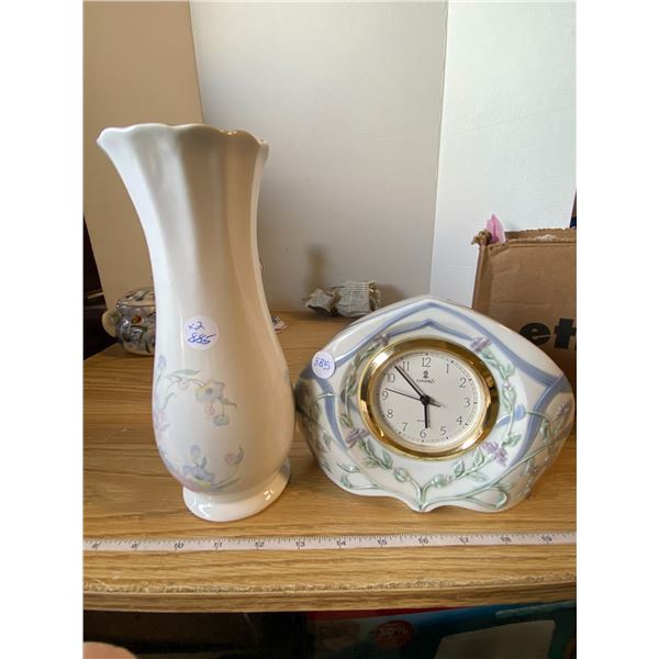 Clock and Vase Working clock, remove face  to install battery