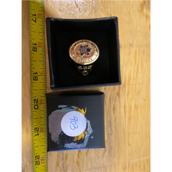 Toronto Maple Leafs Stanley Cup Ring 1932 Plastic With case.  Ring shows CHI, MTL,NYR  Results