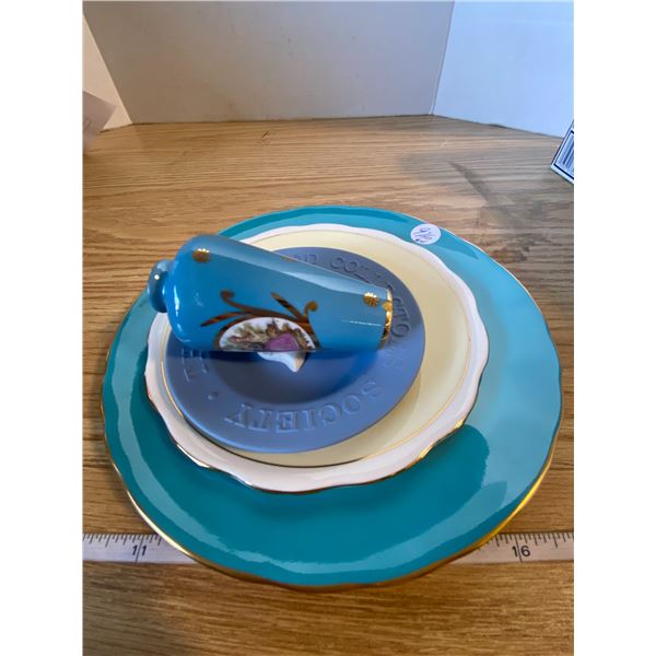 4x  China Aynsley Bone China Plate, Royal Albert Bone China Plate, Wedgwood Collectors Plate, Limoge