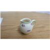 Image 2 : Small English "Simpson" Creamer