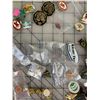 Image 4 : LOT OF PINS