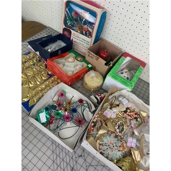 LOT OF CHRISTMAS RELATED