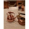 Image 2 : 2 Copper Kettle/Teapot - 3 Hurricane Lamps/Candles