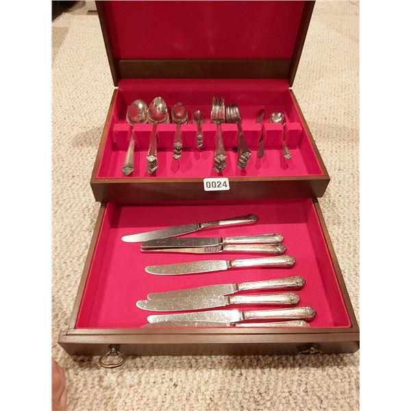 Canteen of Rogers - Bro Reinforced Plated 8 Setting Cutlery with 8 Steak Knives