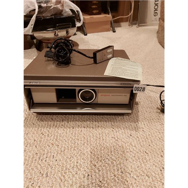 Argus Colour Slide Projector Electromatic 560 & Screen