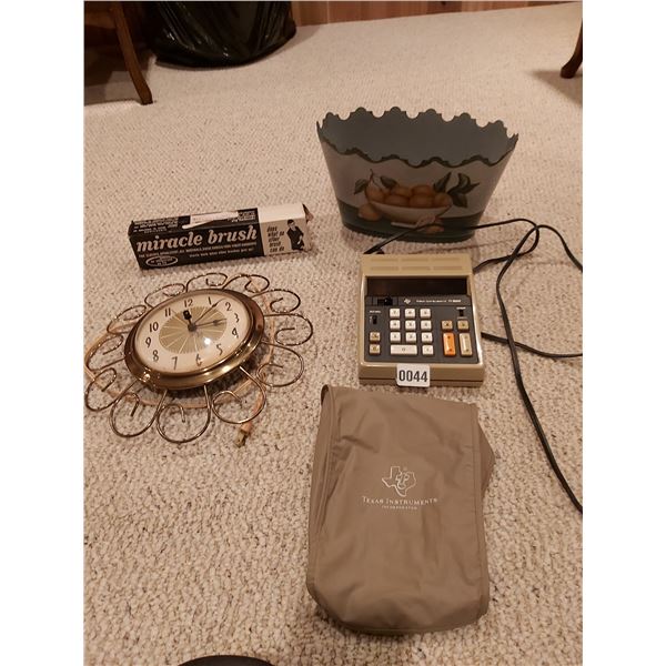 Vintage Wall Clock - Mirade Brush - Texas Instrument TI-3500 Calculator - Metal Tin