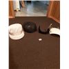 Image 1 : 4 Vintage Hats