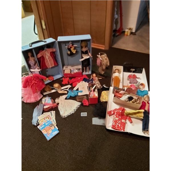 2 Barbie Cases - Barbie Clothes & Accessories