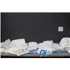 Image 1 : Assortment Of Sheets & Pillow Cases