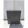 Image 1 : Small 3-Drawer Dresser