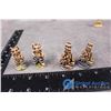 Image 8 : (26) Red Rose Figures